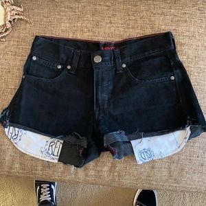 Levi’s black shorts